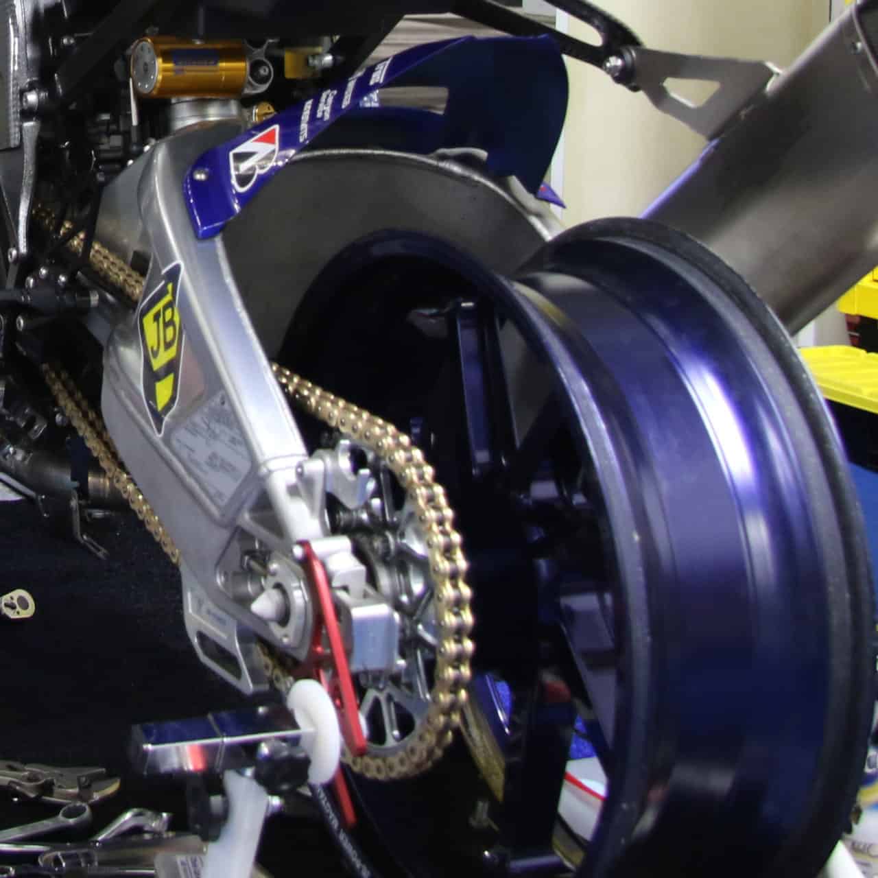 S1000RR_トラス_Tras_リアまわり_Around_Rear_2_1280x1280px