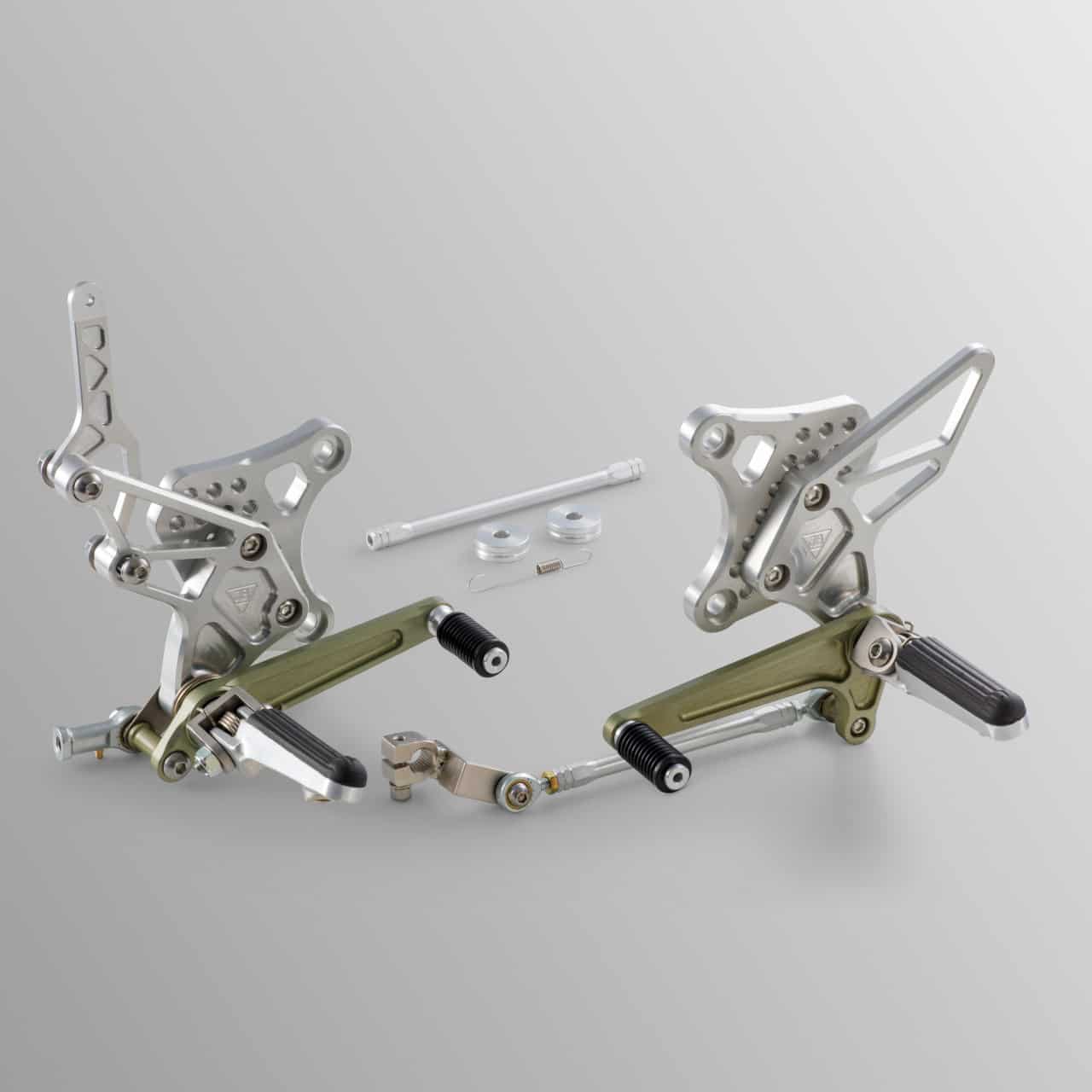 ステップ_Rear_Set_Z900RS_シルバー_Silver_可倒式_ラバー_Flexible_Rubber_1280x1280px