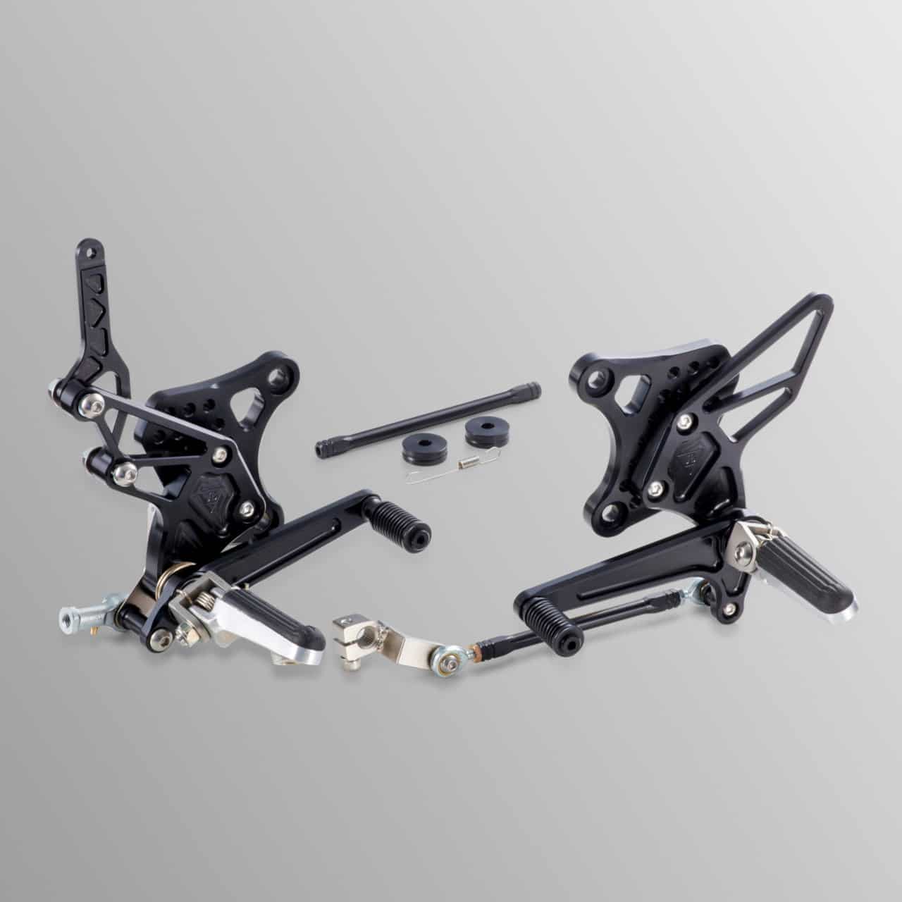 ステップ_Rear_Set_Z900RS_黒_Black_可倒式_ラバー_Flexible_Rubber_1280x1280px (1)