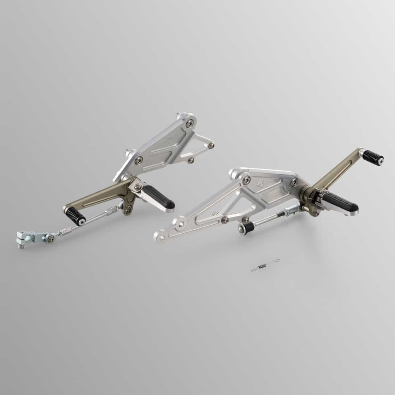 ステップ_Rear_Set_ZEPHYR1100_シルバー_Silver_可倒式_ラバー_Flexible_Rubber_1280x1280px (1)