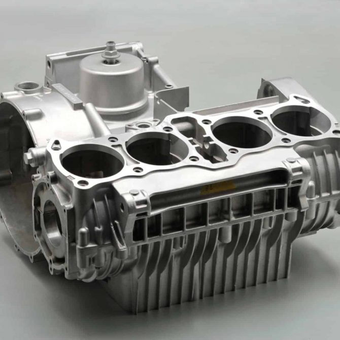 クランク_ケース_Crank_Case_Z1_1_1280px